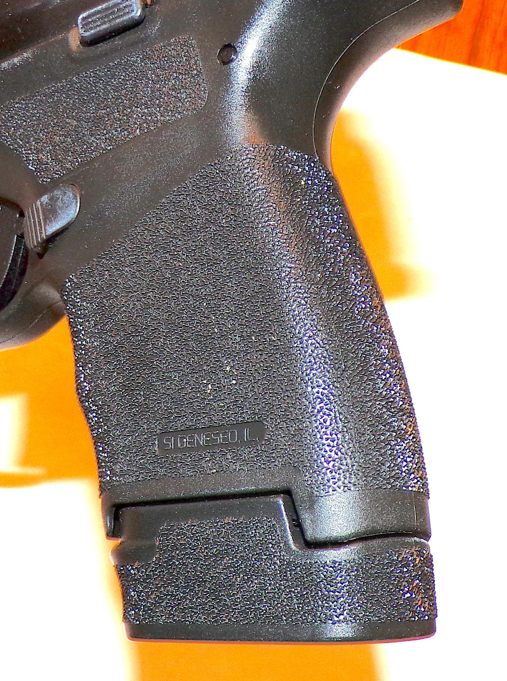 Springfield-Hellcat-380-grip